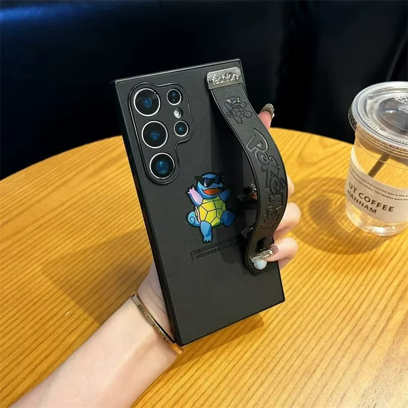 Stoßfeste Samsung Galaxy Handyhülle mit Cartoon Squirtle Design in Ledertextur und Laser-Optik inklusive Armband, Farbe: Grau - Bild 2