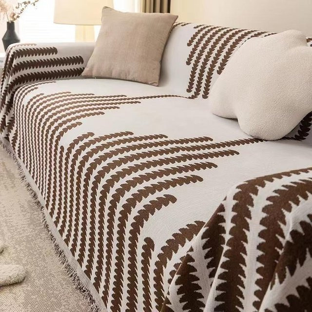 Rutschfester Sofabezug aus Chenille in Braun für dein Wohnzimmer, B/B: 180 x 130 cm - Bild 1
