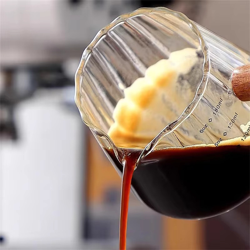 Espresso Messbecher aus Glas mit Holzgriff für Kaffeeextraktion und Milch, transparent - Bild 5