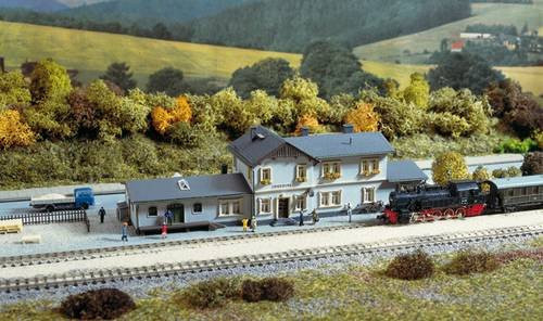 Auhagen Modellbau Bahnhof Radeburg Spur H0 - Bild 1