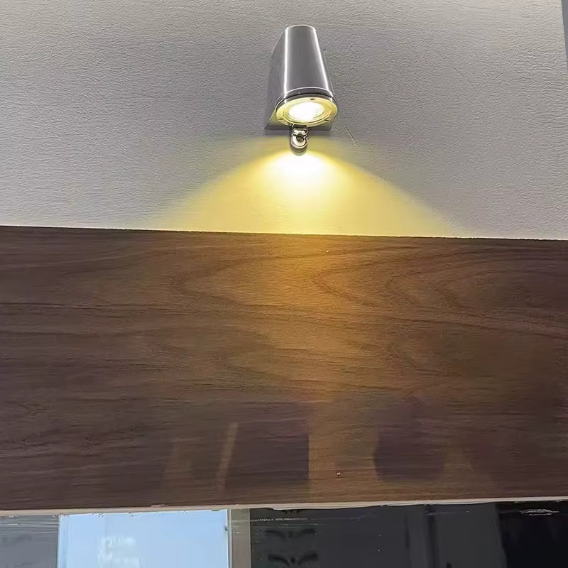 LINCCW Retro Industrielle LED Außen-Wandleuchte aus Aluminium in Silber mit warmweißem Licht - Bild 1