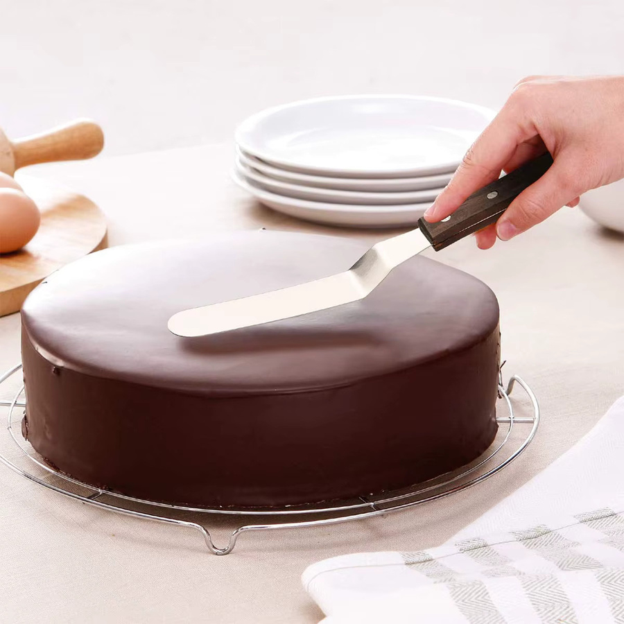 Leeseph Gebogener Kuchenspachtel aus Edelstahl mit Holzgriff in Silber und Braun - Bild 5