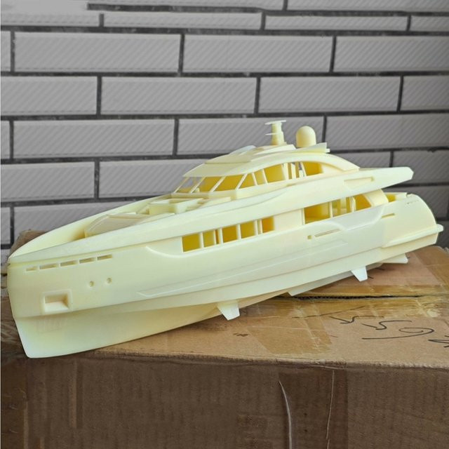 AT 99 MODEL Super Yacht RC Boot, 1:87, ferngesteuert, ab 14 Jahren - Bild 1