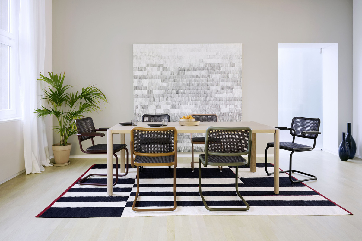 Thonet S 64 V Freischwinger mit Cantilever-Gestell in Dark Melange und Eiche - Bild 4