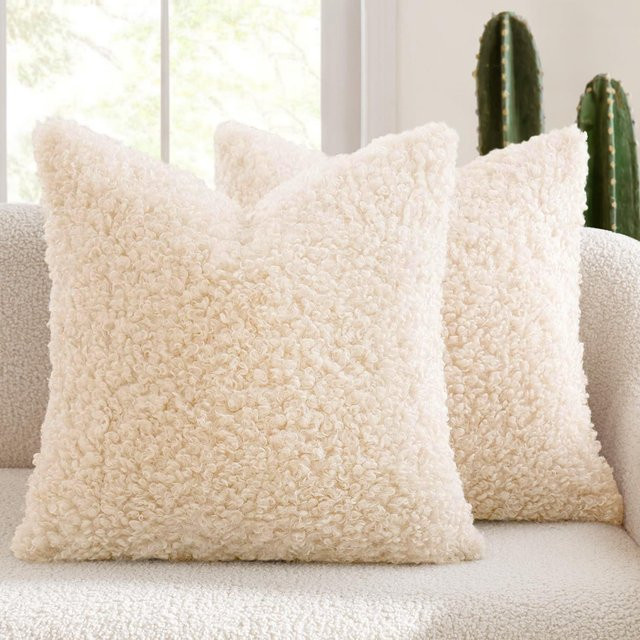 2er-Pack Teddy-Kunstfell-Kissenbezüge in Beige, quadratische Plüsch-Dekokissen für Sofa und Bett, B/T/H: 40 x 40 x 40 cm - Bild 1