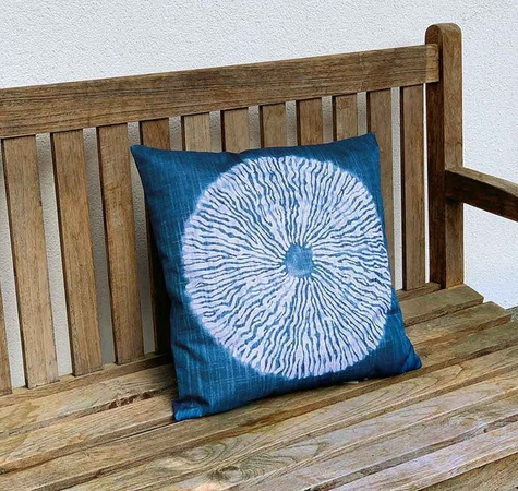 Wasserabweisendes Outdoor Kissen im Boho Design, Farbe Petrol Blau Weiß, B/T/H: 45 x 45 x 45 cm