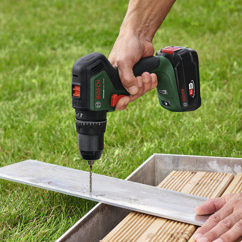 Bosch Home and Garden UniversalImpact 18V Akku-Schlagbohrschrauber Set in Grün/Schwarz inkl. Akku, Ladegerät, Zubehör-Set und SystemBox - Bild 2