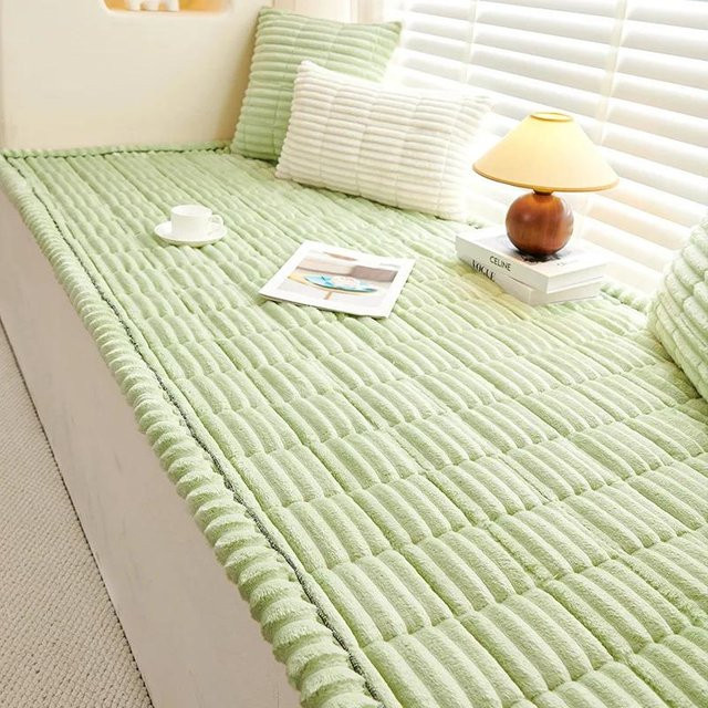 Karierter Wintersofabezug aus Flanell in Cremefarben, B/B: 60 x 120 cm - Bild 1