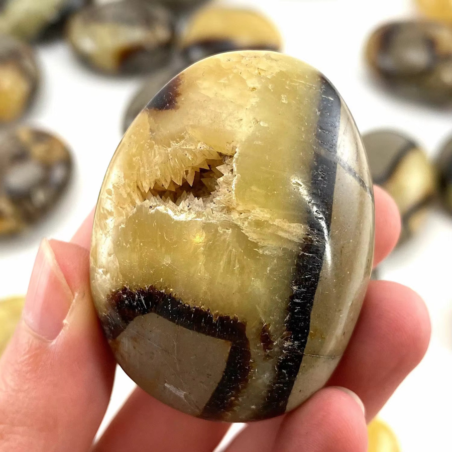 Natürlicher Septarian-Palmenstein in Mehrfarben, polierter ovaler Edelstein im Boho-Stil für Heimdekoration und DIY-Schmuck - Bild 4