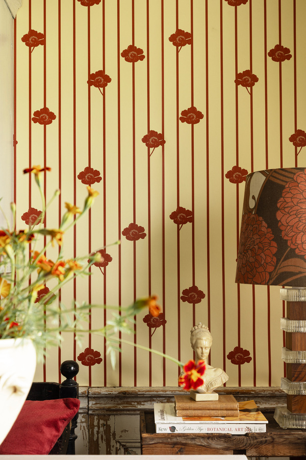 Studio Lisa Bengtsson Tapete Buttercream 1714 in Beige mit floralem Botanical-Design aus Vlies - Bild 1