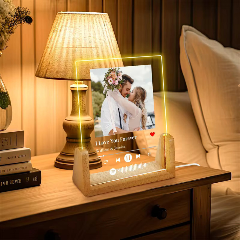 Personalisierter Spotify Fotorahmen von QKX als Acrylplakette mit LED-Nachtlicht für dein individuelles Geschenk als Paar - Bild 4