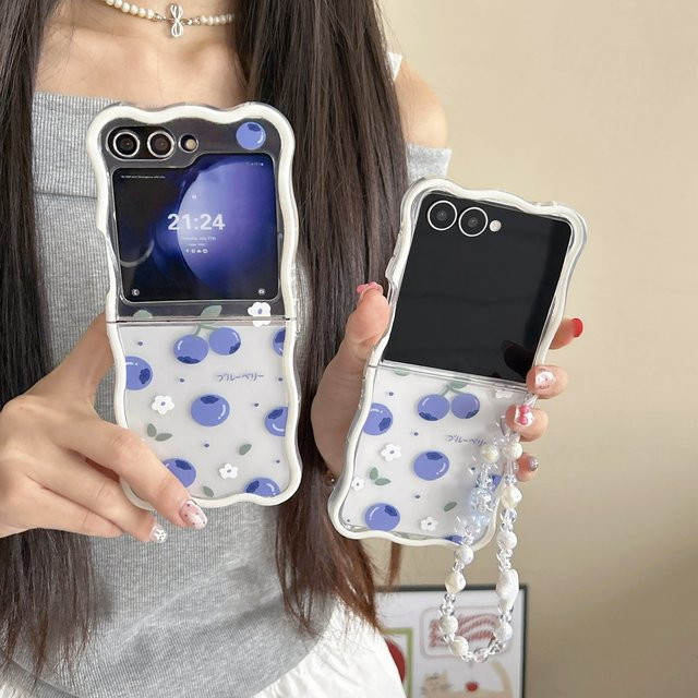 Stoßfeste TPU Handyhülle mit Lanyard-Kette für Samsung Galaxy Z Flip 7, 6, 5, 4, 3 in Blue Fruit Blaubeeren - Bild 1