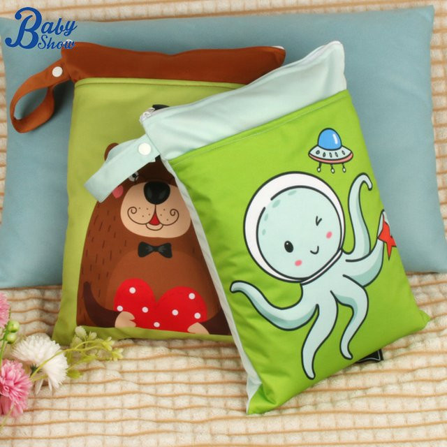 Baby Show Wasserdichte Wetbags mit Reißverschluss für nasse Windeln, 2er-Set mit Giraffen- und Affen-Print, Mehrfarbig - Bild 1