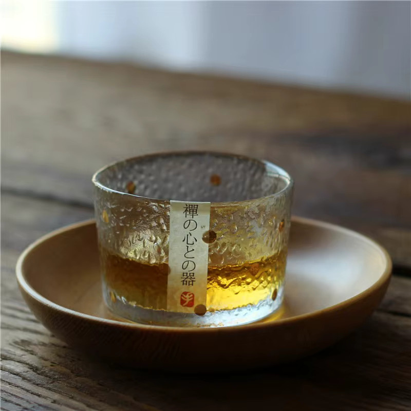 Japanische Sake Cup Teeschale aus gehämmertem Glas im Ins-Stil mit Goldrand, transparent - Bild 2