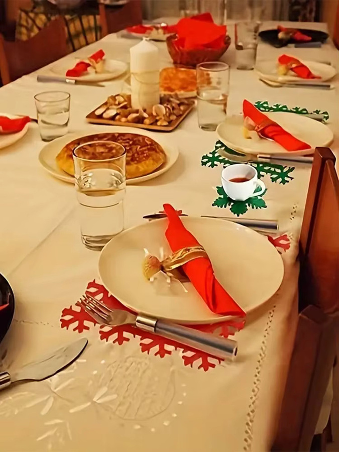 12er-Set IEFMO Weihnachts-Tischsets aus Filz in Rot mit Sternen-Design, rutschfeste rechteckige Tischsets für deine Weihnachts-Dinner-Party, B/T: 35,0 x 25,0 cm - Bild 4
