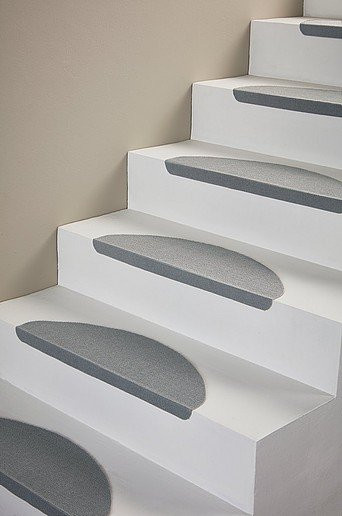 STEGET Treppenstufenmatten 2er-Pack Grau aus Polypropylen mit halbrunder Kante - Bild 1