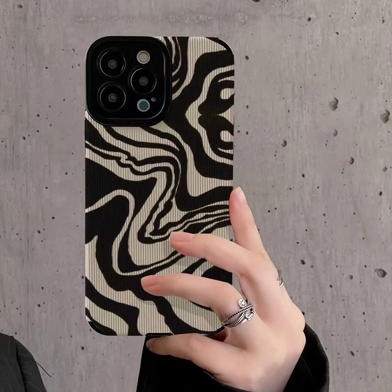 Stoßfeste Silikon Handyhülle im Zebrastreifen-Design für iPhone 12 13 14 15 Pro Max Mini und SE mit Falten-Optik - Bild 2