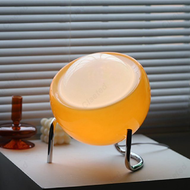 Claeted Retro LED Nachtlicht aus Glas in Orange und Gelb mit silbernem Metallgestell für Wohnzimmer, Schlafzimmer und Arbeitszimmer - Bild 1