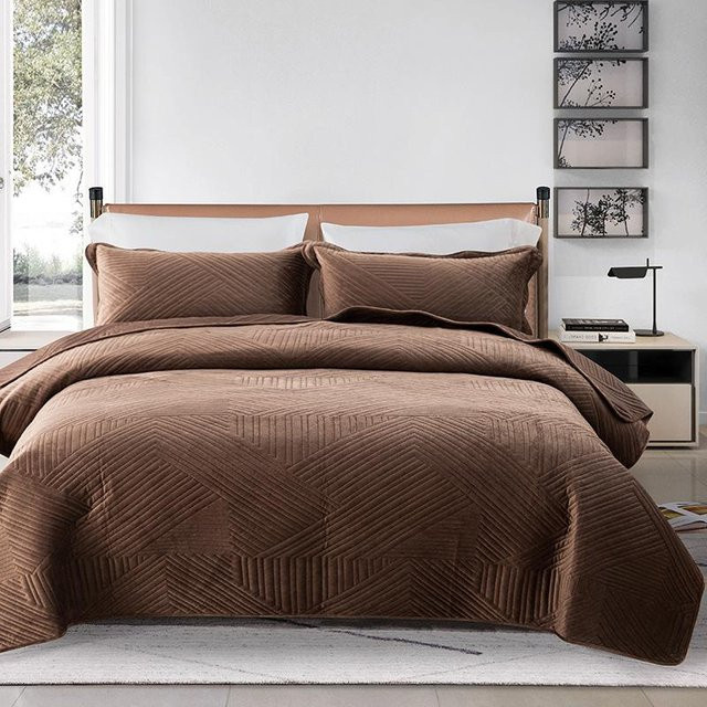 Yiran Furniture 3-teiliges Plüsch-Samt-Quilt-Set in Braun, bestickte gesteppte Tagesdecke für King-Betten, B/B/H: 240 x 250 cm - Bild 1
