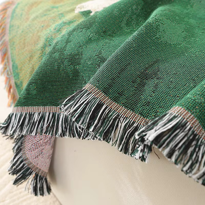 Textile City Jacquard-Webdecke mit Schaf- und Grünwiesen-Motiv in Grün, Landhausstil mit Fransen, B: 160 cm, H: 130 cm, T: 130 cm - Bild 3