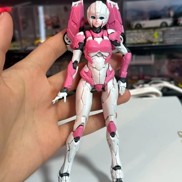 Furai Arcee Autobot Transformers, Actionfigur, ab 14 Jahren - Bild 1