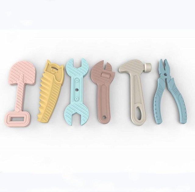 Wucifang Bags Beißring für Säuglinge aus weichem Silikon, kochbar und BPA-frei, Set mit verschiedenen Formen wie Hammer, Schraubenschlüssel und Zange, Mehrfarbig und Pink - Bild 1