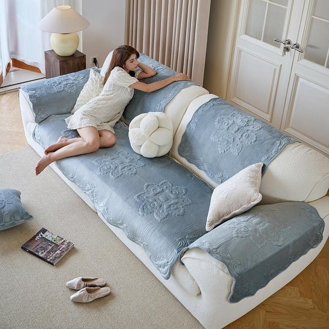 Modernes besticktes Sofakissen aus Polyester in Blau mit unregelmäßiger Kante, B/B/B: 90 x 90 x 90 cm - Bild 1