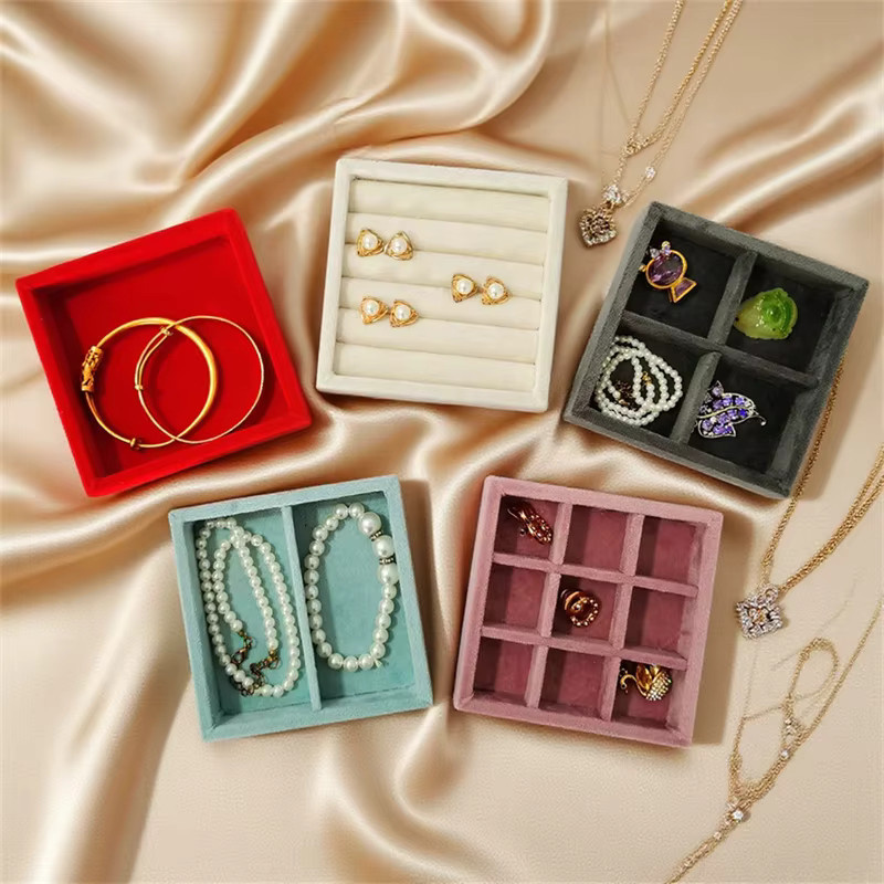 Samt Schmuck-Organizer-Tablett mit Gittern für Ringe, Ohrringe und Halsketten in Pink und Multicolour - Bild 1