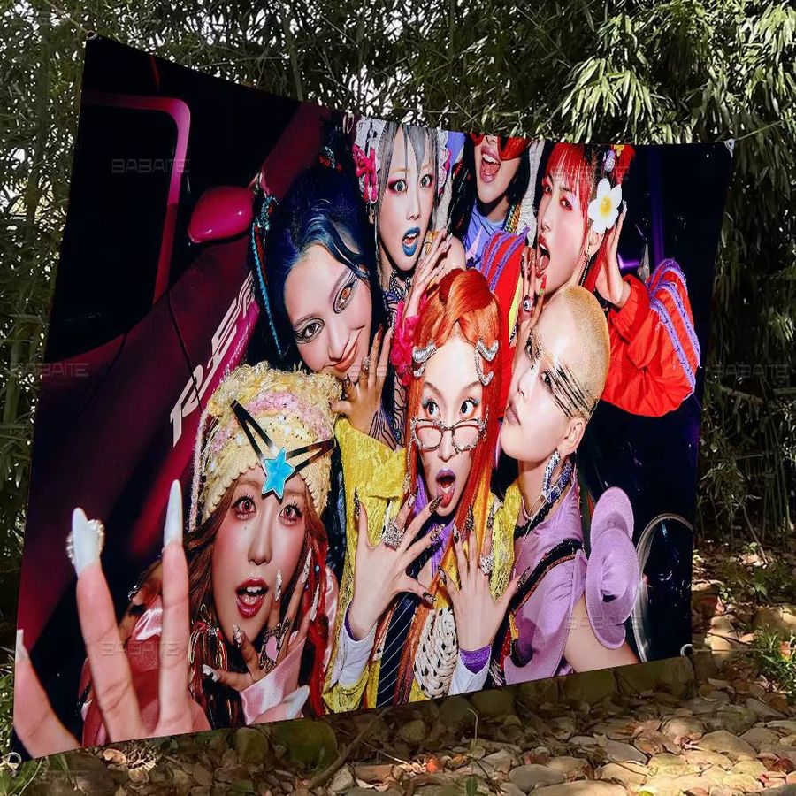 Potdemiel Kpop XG Girl Group Banner Flagge in Multicolor für Camping und Outdoor-Dekoration - Bild 5