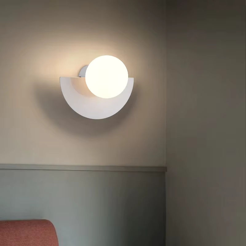 KINLAMS Nordic LED Wandlampe aus Glas in Form eines transparenten Glaskugelscheinwerfers für Wohnzimmer, Schlafzimmer und Flur - Bild 4