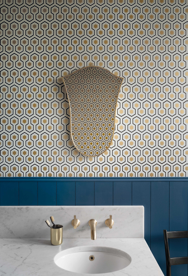 Cole & Son Tapete Hicks Hexagon in Schwarz, Gold und Beige mit geometrischem Abstract-Design aus Non-Woven - Bild 1