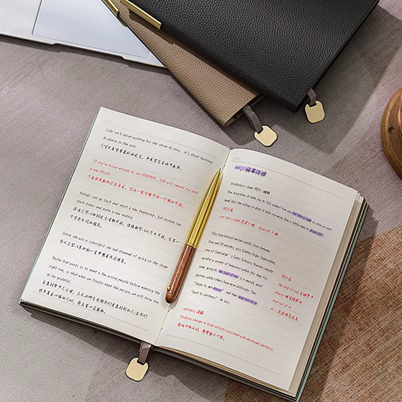 Personalisierbares GZGUANDA Notizbuch aus PU-Leder in A5, grün, Hardcover mit linierten Seiten - Bild 3