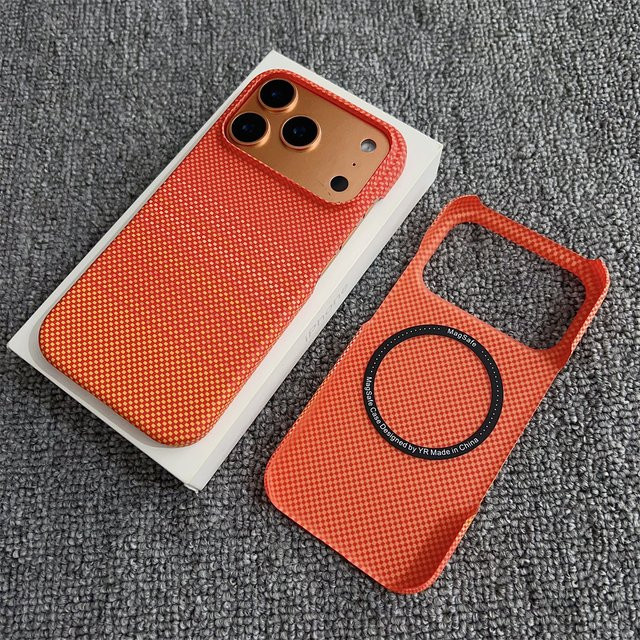 Magnetische Kohlefaser Handyhülle mit MagSafe für iPhone 17 Air 16 Plus 15 14 13 12 Pro Max von szHAIyu in Schwarz und Orange - Bild 1
