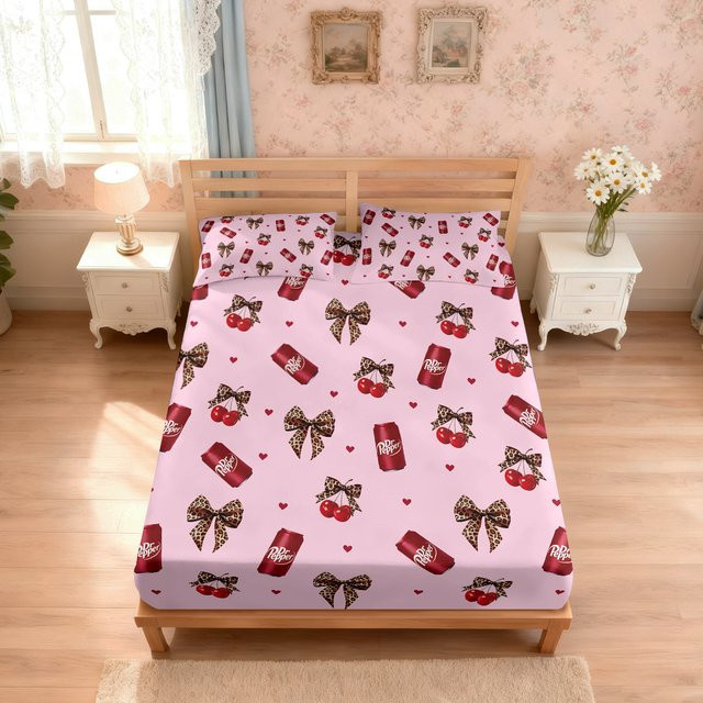 Coca-Cola 3-teiliges Bettwäsche-Set mit Grafik-Print in Rosa, bestehend aus Bettdecke und Spannbettlaken, Breite: 90 cm, Tiefe: 191 cm - Bild 1
