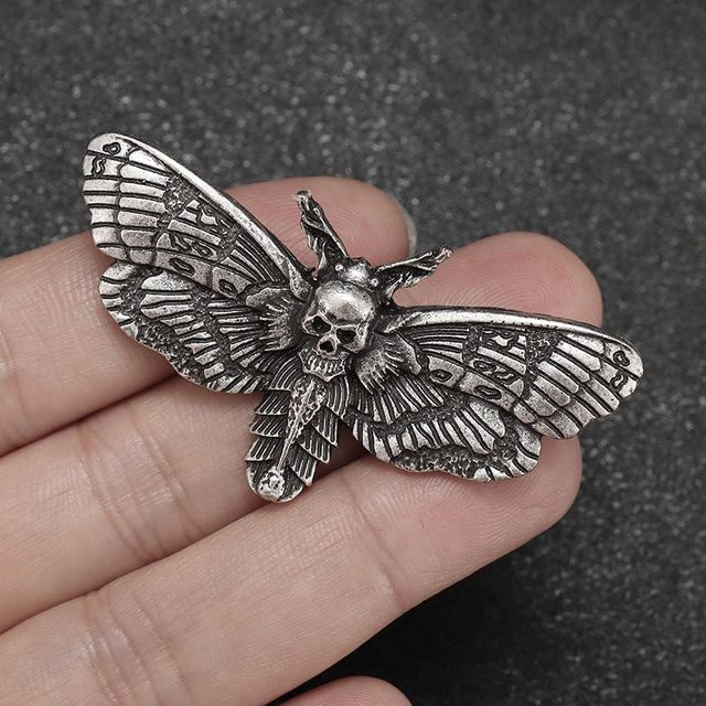 Lucky Star Jewelry Brosche Totenkopf Motte, Messing, Schwarz, Unisex - Bild 1