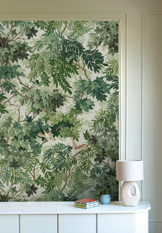 Isidore Leroy Tapete Les Oiseaux Aube mit Natur- und Tiermotiven in Grün, Vliesmural, Breite: 165 cm, Höhe: 330 cm - Bild 1