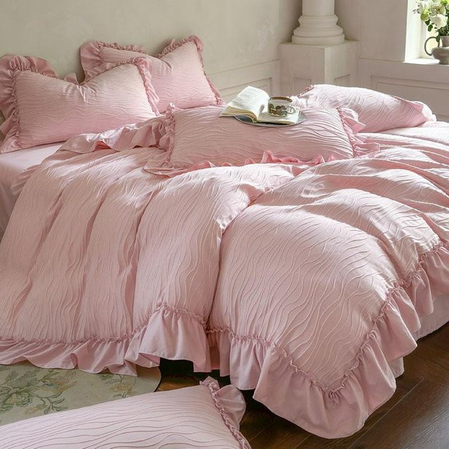 Bin Chi Textiles 4-teiliges Bettwäsche-Set aus gewaschener Baumwolle im französischen Prinzessinnenstil mit Spitze und Rüschen, Farbe Rosa - Bild 1