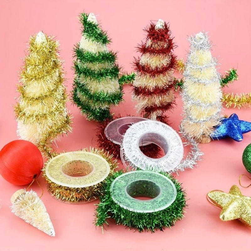 Mini Lametta Strips als DIY Weihnachtsbaum Girlande aus Metall und Kunststoff in Grün und Mehrfarbig als hängende Weihnachtsdekoration - Bild 1