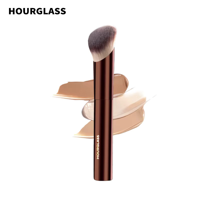 Hourglass Ambient Soft Glow Foundation Pinsel - Bild 2