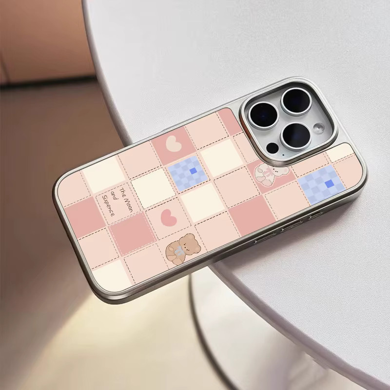 Stoßfeste Handyhülle von DecoPhone im koreanischen Stil mit Cartoon-Bär und mattierter Rückwand, Silber, passend für iPhone 17, 16, 15 und 14 Pro Max - Bild 3