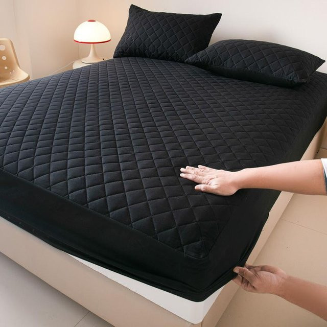 Wasserdichter und gesteppter Matratzenschoner von Easy Beauty Home123 in Schwarz, milbenabweisend und antibakteriell, B/T: 120 x 200 cm - Bild 1