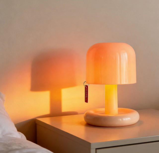 NEWBIRTH Wiederaufladbare Sonnenuntergangs-Projektionslampe Mini-LED-Tischleuchte für Schlafzimmer und Schreibtisch als Stimmungslicht zur Heimdekoration - Bild 1