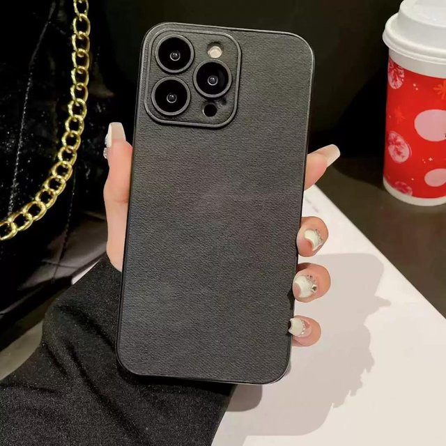 Stoßfeste Silikon Handyhülle mit matter Stoffleder-Rückseite für Apple iPhone 15 14 13 12 11 Pro Max in Schwarz - Bild 1