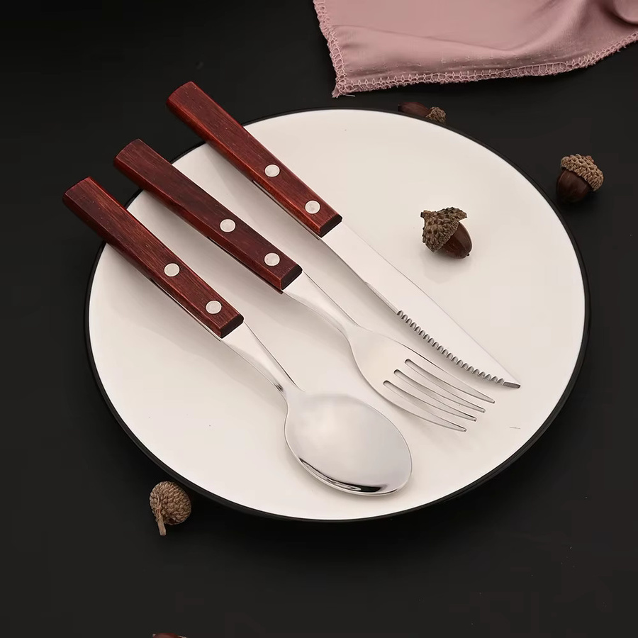 Besteckset aus Edelstahl mit Holzgriff in Rot und Silber, bestehend aus Messern, Gabeln und Löffeln von uniturcky - Bild 4