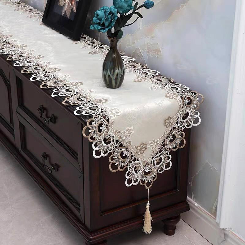 Bestickter Tischläufer Yiran Furniture mit floralem Muster und Quasten, B/H: 100 x 40 cm - Bild 1