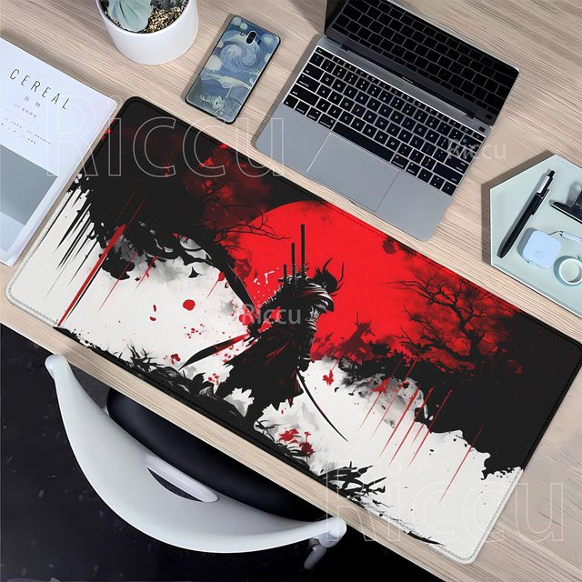 Riccu Gaming-Mauspad mit Samurai-Krieger Motiv in Multicolor, rutschfeste Schreibtischunterlage mit HD-Druck und Overlock-Rand - Bild 1