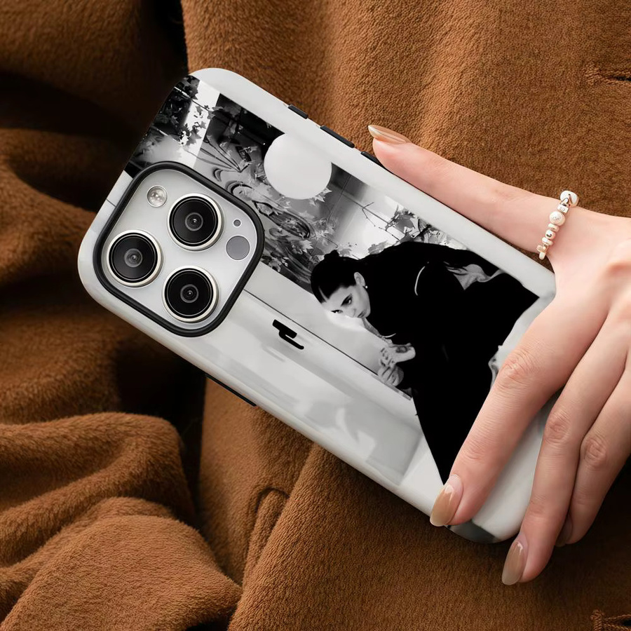 Y-Young Miko Miko Handyhülle für iPhone 17 16 15 14 13 12 Pro Max Plus mit glänzender HD-Doppelschicht-Flüssigkeitshartschale in White und Multicolour - Bild 5