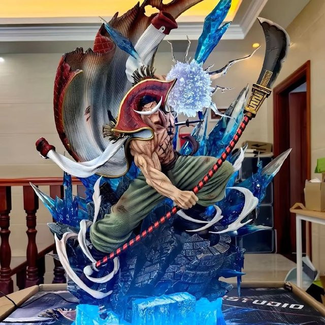 Bandai One Piece Whitebeard Pirates Figur, mit Licht, 38 cm - Bild 1