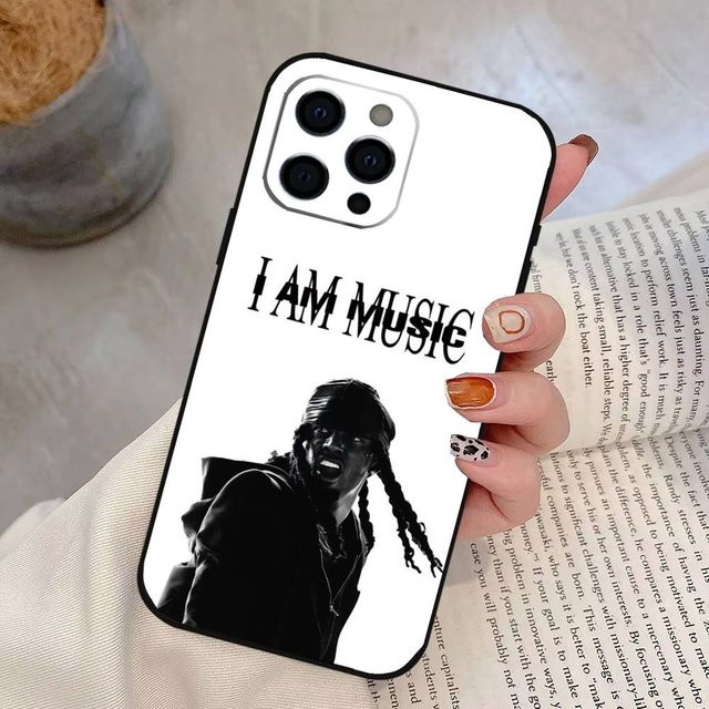 Playboi Carti I-ICH BIN MUSIK Handyhülle aus weichem Silikon für iPhone 11 bis iPhone 17 Pro Max in Schwarz und Weiß - Bild 1