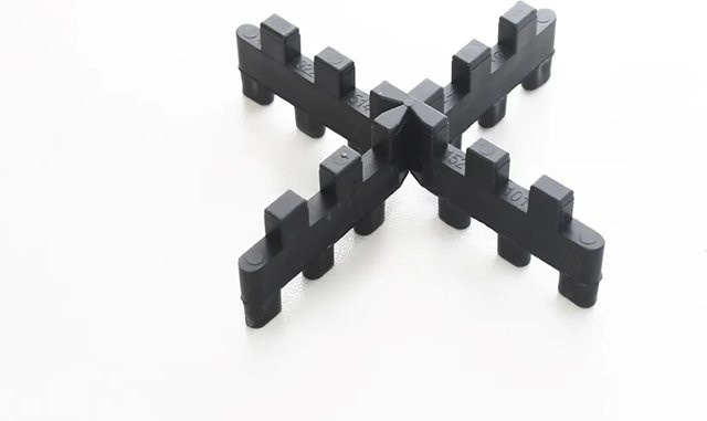 Diephaus Fugenkreuz aus Kunststoff in Schwarz mit einer Fugenbreite von 4 mm und einer Höhe von 20 mm - Bild 1